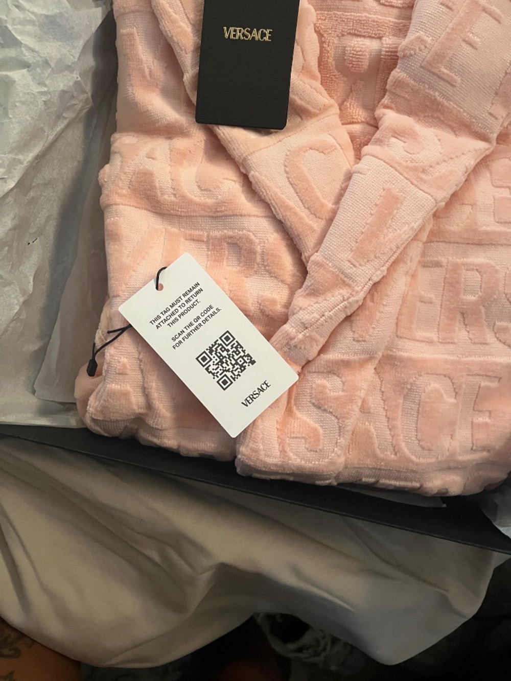 Versace - Picture 4 of 6